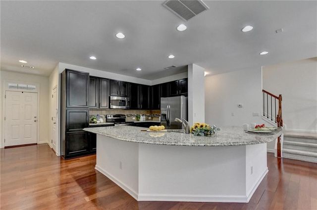 2162 Crestridge Trail NE, Atlanta, GA 30329