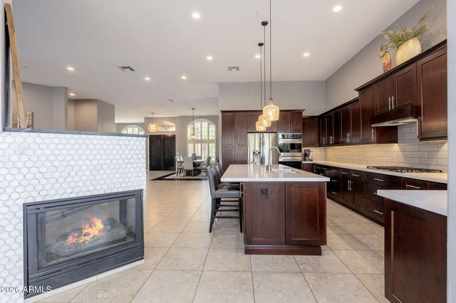 11698 E PARKVIEW Lane, Scottsdale, AZ 85255