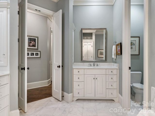 2946 Wheelock Road, Charlotte, NC 28211