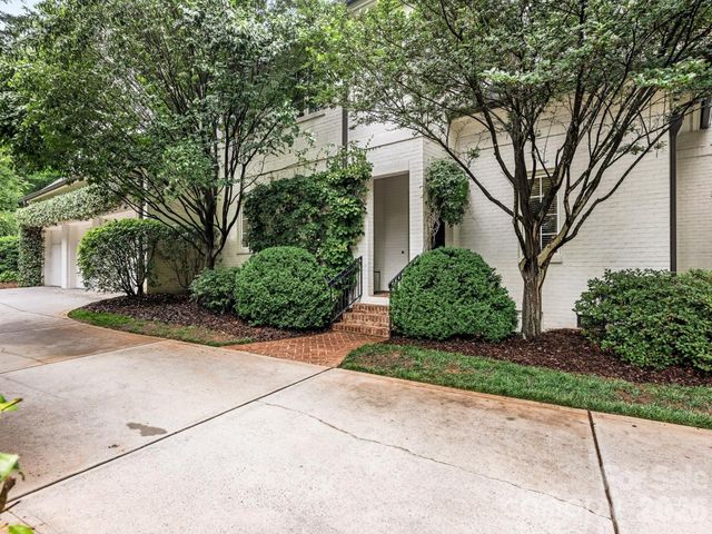 2946 Wheelock Road, Charlotte, NC 28211