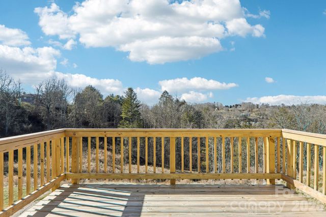827 Adelston Lane, Asheville, NC 28804