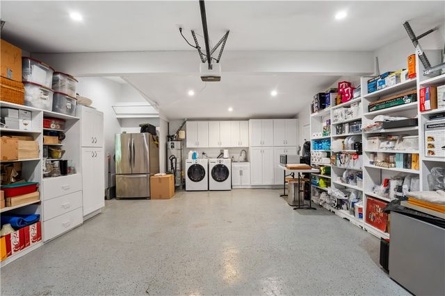 22441 Martha, Woodland Hills, CA 91367