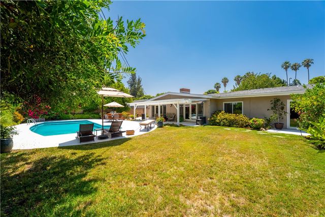 22441 Martha, Woodland Hills, CA 91367