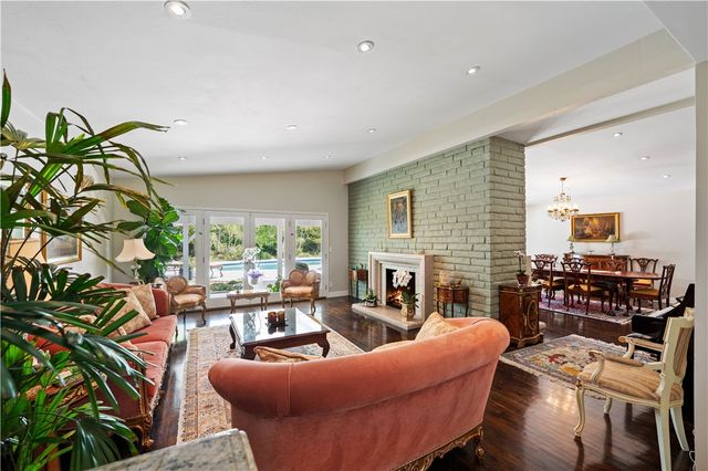 22441 Martha, Woodland Hills, CA 91367