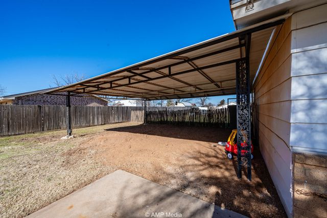 803 E 7th Street, Rotan, TX 79546