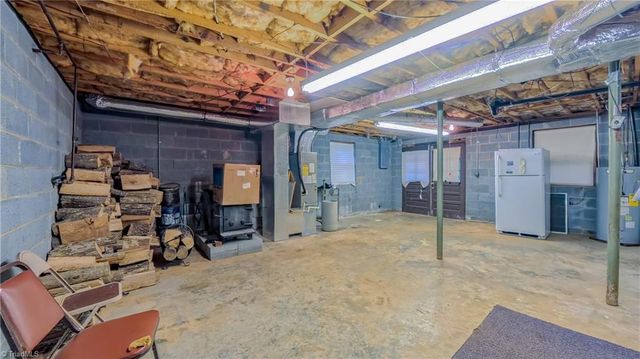 154 Lois Lane, Mount Airy, NC 27030