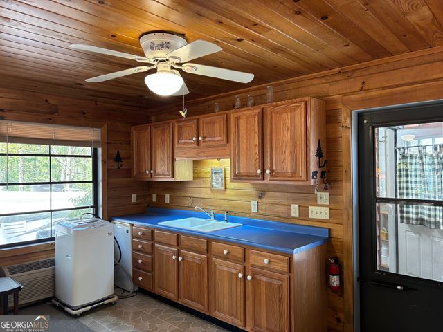 30 Valley Court, Cleveland, GA 30528