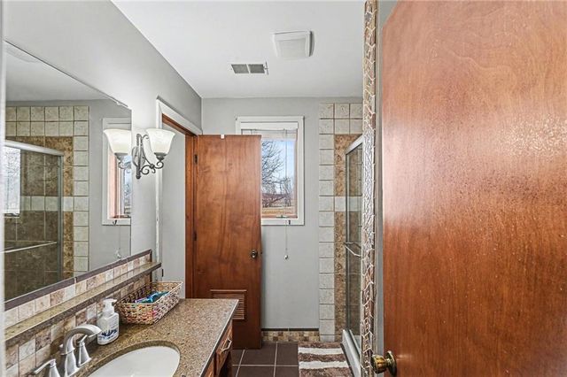 19190 State Avenue, Tonganoxie, KS 66086