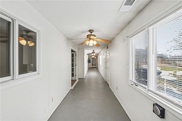 19190 State Avenue, Tonganoxie, KS 66086