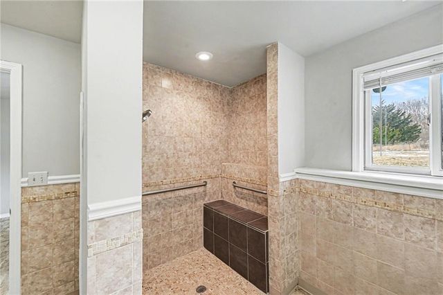 19190 State Avenue, Tonganoxie, KS 66086