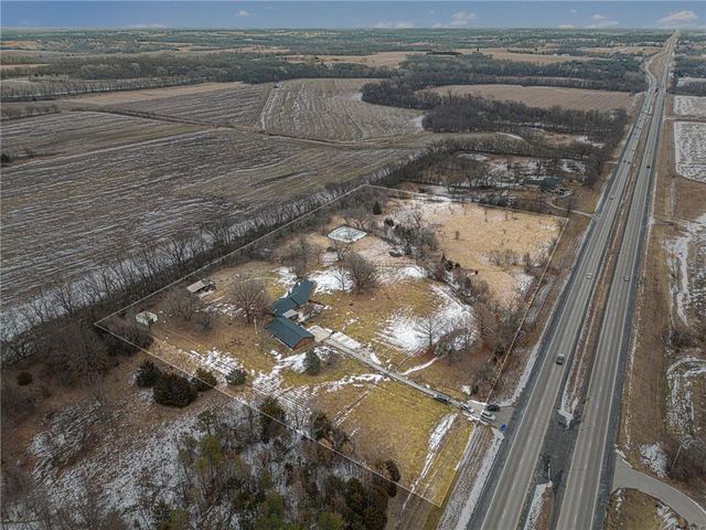 19190 State Avenue, Tonganoxie, KS 66086