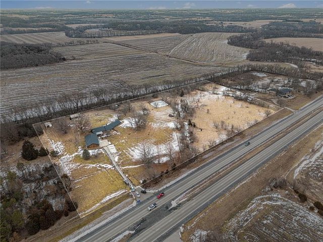 19190 State Avenue, Tonganoxie, KS 66086