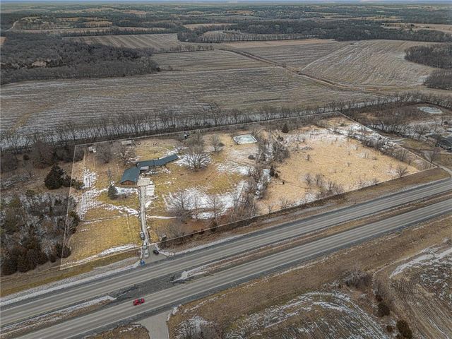 19190 State Avenue, Tonganoxie, KS 66086