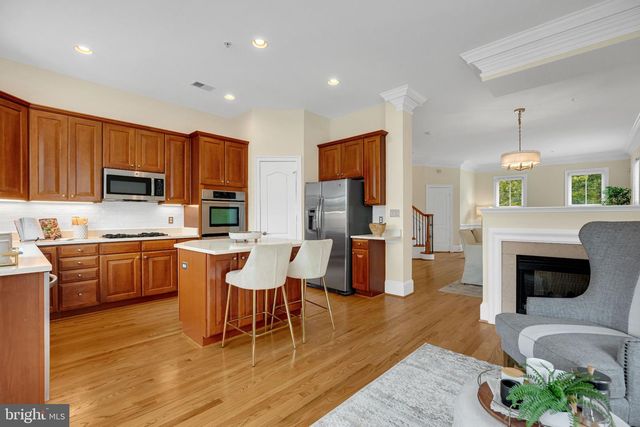 1722 POTOMAC GREENS DR, Alexandria, VA 22314
