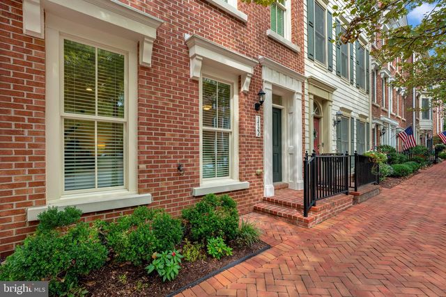 1722 POTOMAC GREENS DR, Alexandria, VA 22314