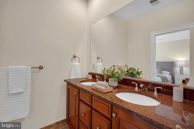 1722 POTOMAC GREENS DR, Alexandria, VA 22314