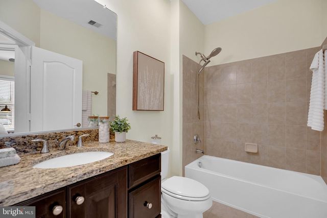 1722 POTOMAC GREENS DR, Alexandria, VA 22314