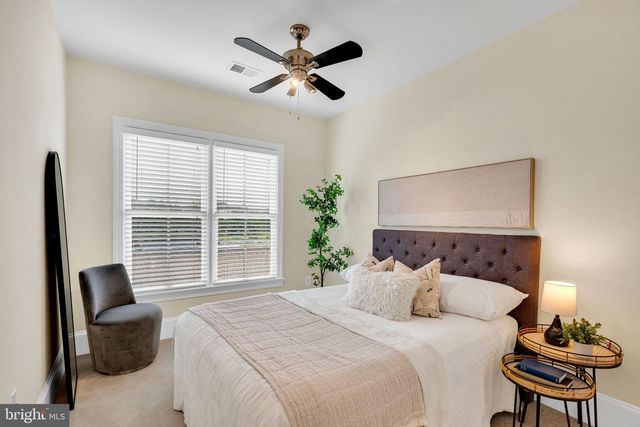 1722 POTOMAC GREENS DR, Alexandria, VA 22314
