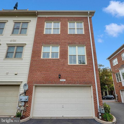 1722 POTOMAC GREENS DR, Alexandria, VA 22314
