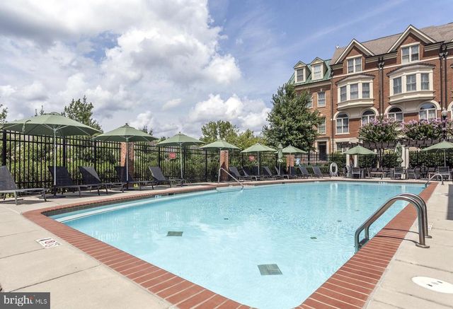 1722 POTOMAC GREENS DR, Alexandria, VA 22314