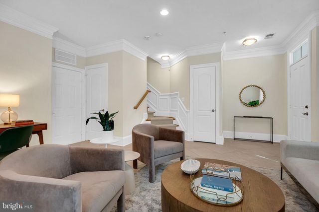 1722 POTOMAC GREENS DR, Alexandria, VA 22314
