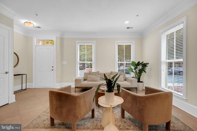 1722 POTOMAC GREENS DR, Alexandria, VA 22314