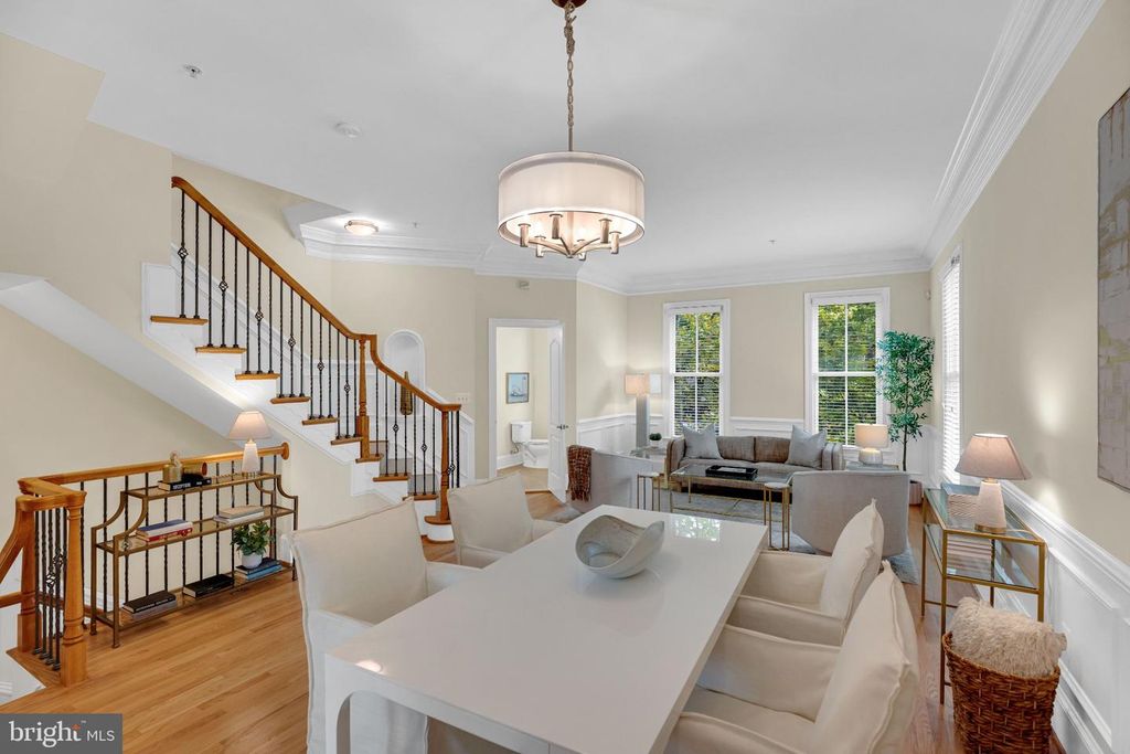 1722 POTOMAC GREENS DR, Alexandria, VA 22314