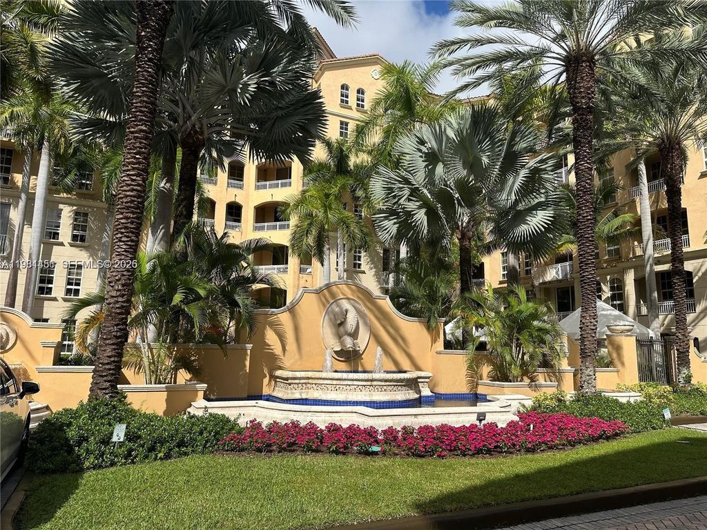 3001 NE 185th St 222, Aventura, FL 33180