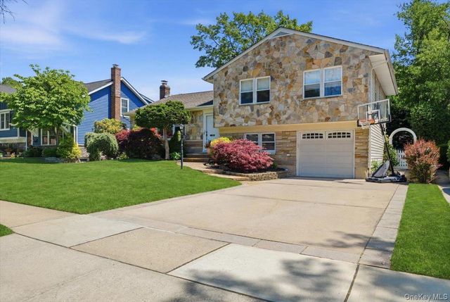 33 Pell Terrace, Garden City, NY 11530