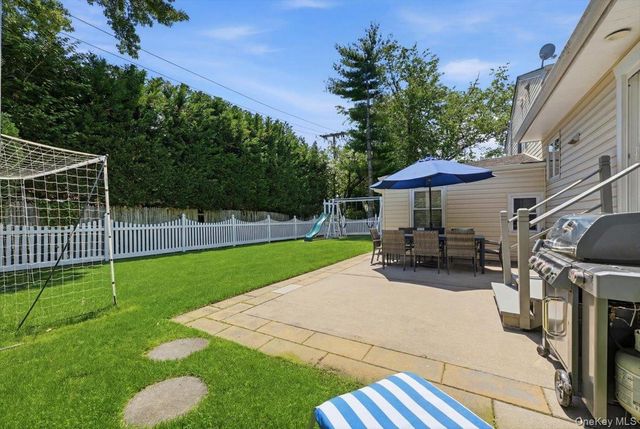 33 Pell Terrace, Garden City, NY 11530