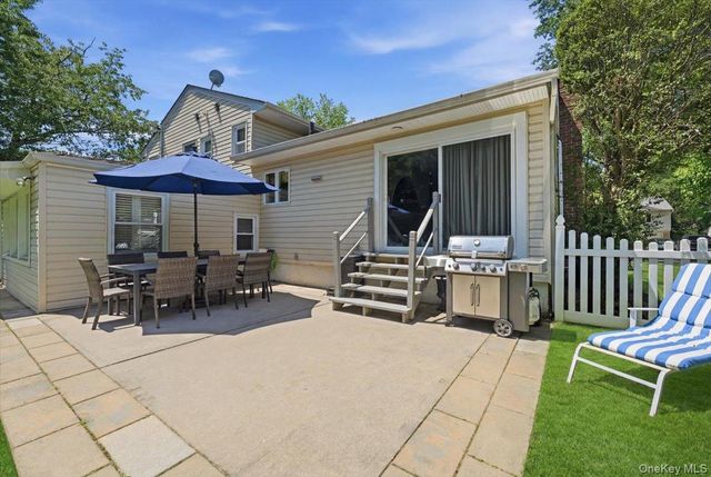 33 Pell Terrace, Garden City, NY 11530