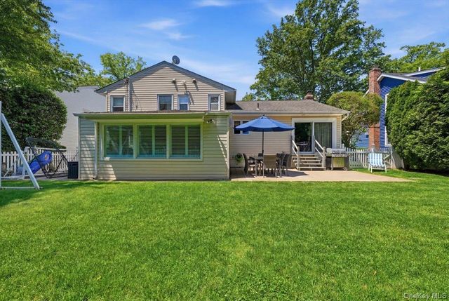 33 Pell Terrace, Garden City, NY 11530