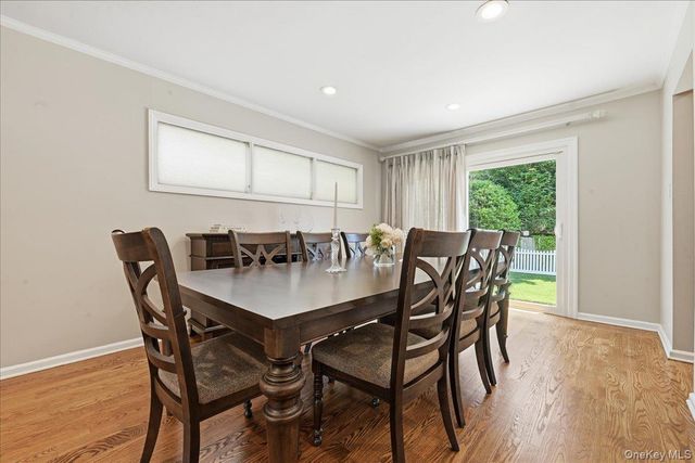 33 Pell Terrace, Garden City, NY 11530