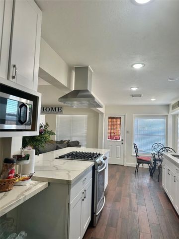 2623 Sockeye Drive, Houston, TX 77045