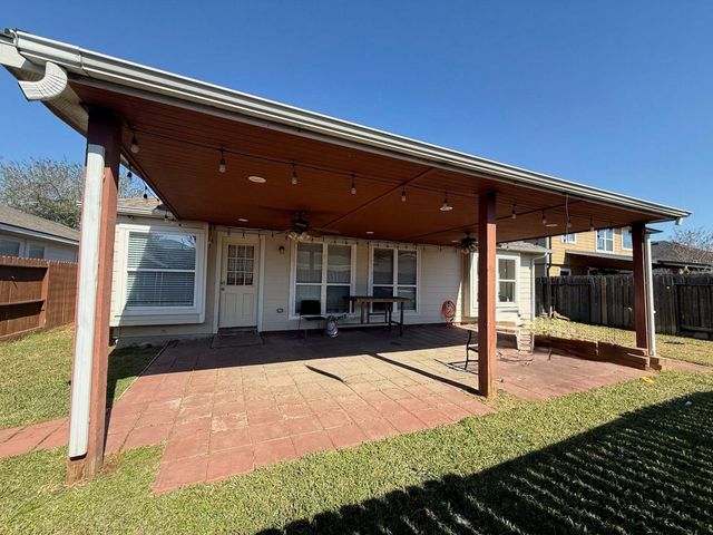 2623 Sockeye Drive, Houston, TX 77045