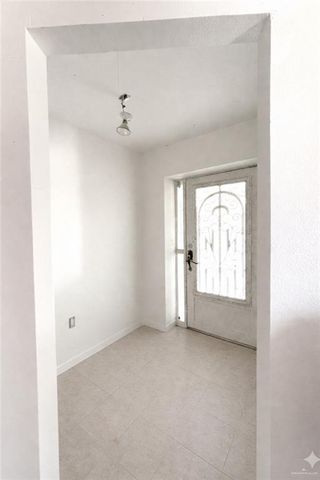 207 Loma Blanca Street, Rio Grande City, TX 78582