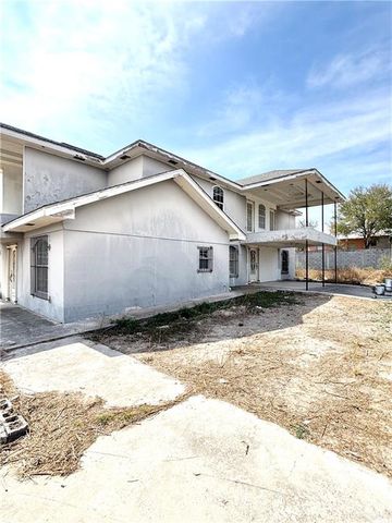 207 Loma Blanca Street, Rio Grande City, TX 78582