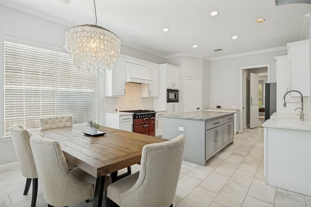 2521 Sir Tristram Lane, Lewisville, TX 75056