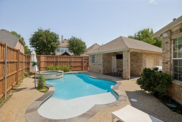 2521 Sir Tristram Lane, Lewisville, TX 75056