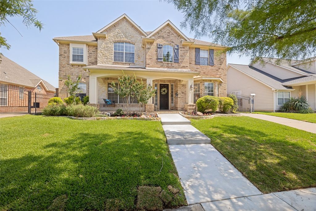 2521 Sir Tristram Lane, Lewisville, TX 75056