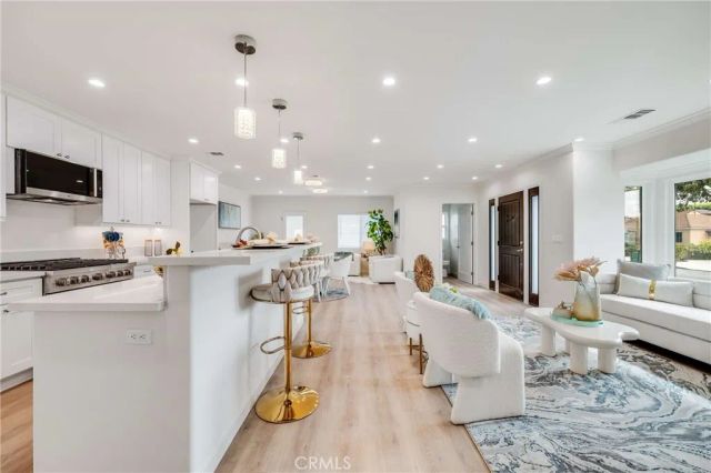 4705 Whitewood, Long Beach, CA 90808