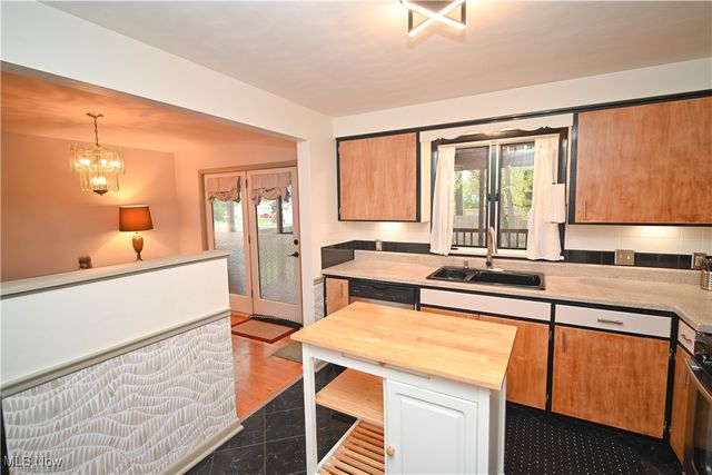 3811 Artmar Drive, Youngstown, OH 44515