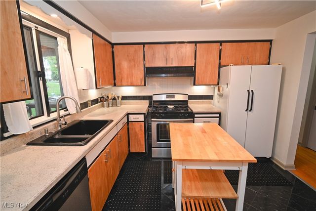 3811 Artmar Drive, Youngstown, OH 44515