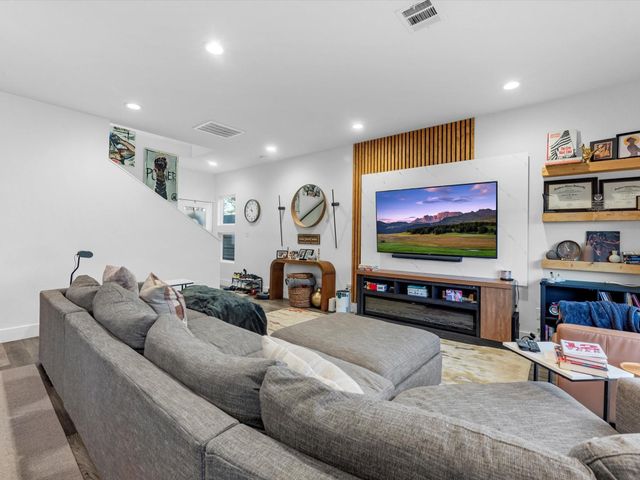 2222 Wavell Street, Houston, TX 77088