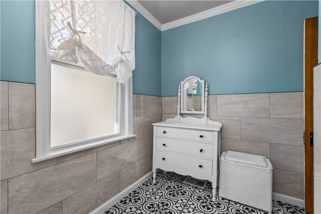 416 5th St, Oakmont, PA 15139