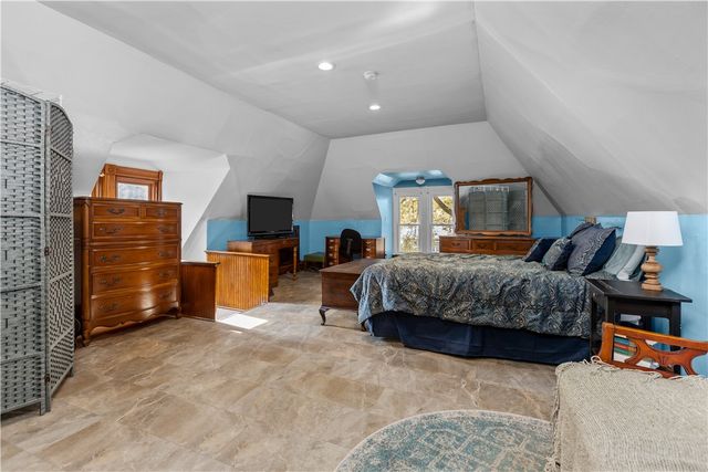 416 5th St, Oakmont, PA 15139