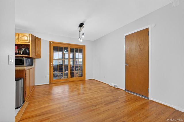 18 Cardinal Drive, Poughkeepsie, NY 12601