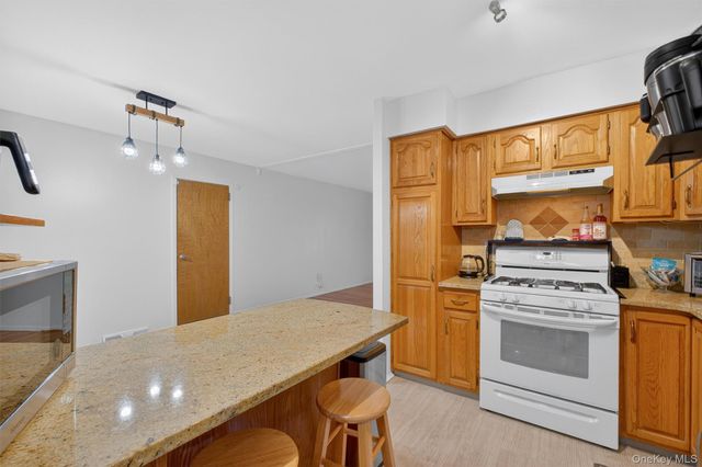 18 Cardinal Drive, Poughkeepsie, NY 12601