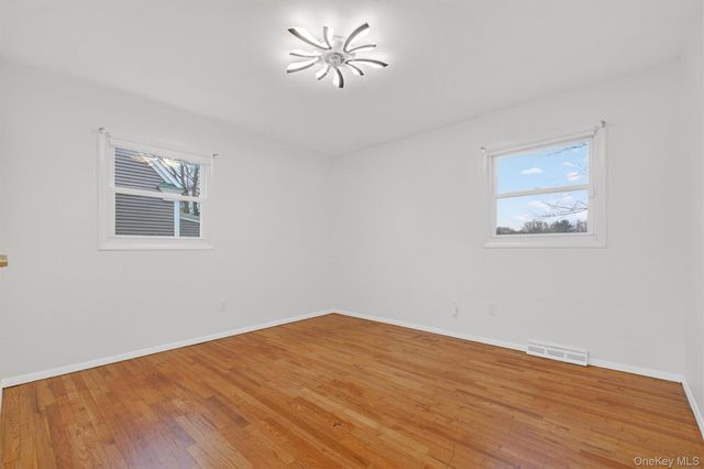 18 Cardinal Drive, Poughkeepsie, NY 12601