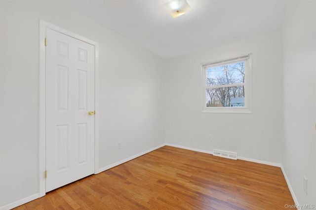 18 Cardinal Drive, Poughkeepsie, NY 12601